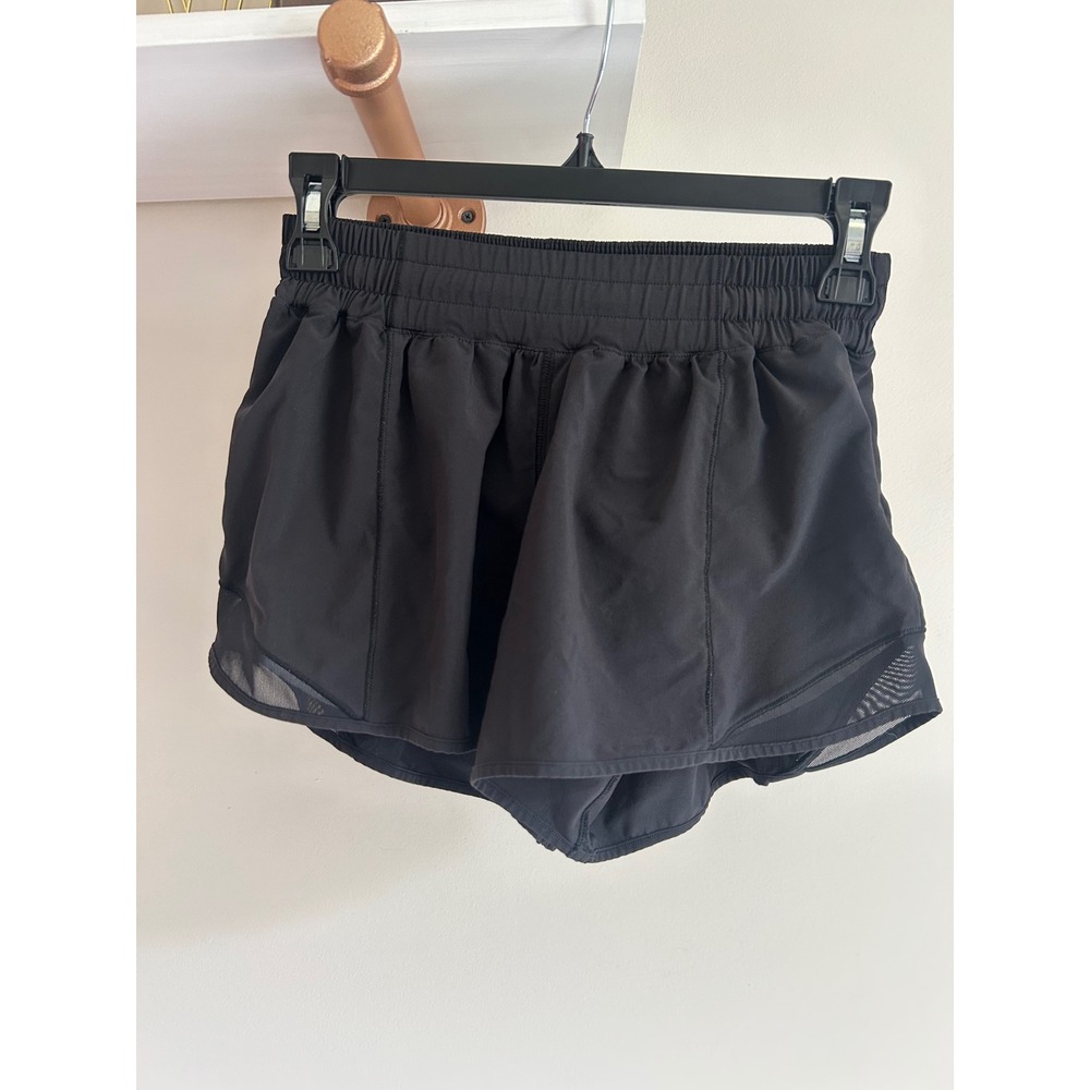 Lululemon hotty hot low rise black‎ shorts 6 Tall